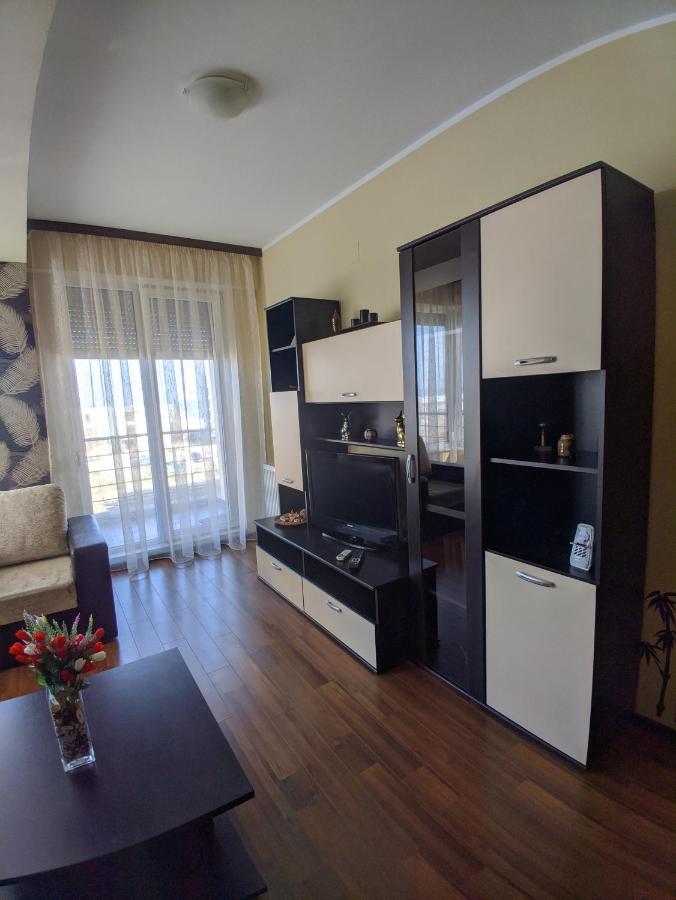 Summerland Beach&Sun Apartments Mamaia Exterior photo